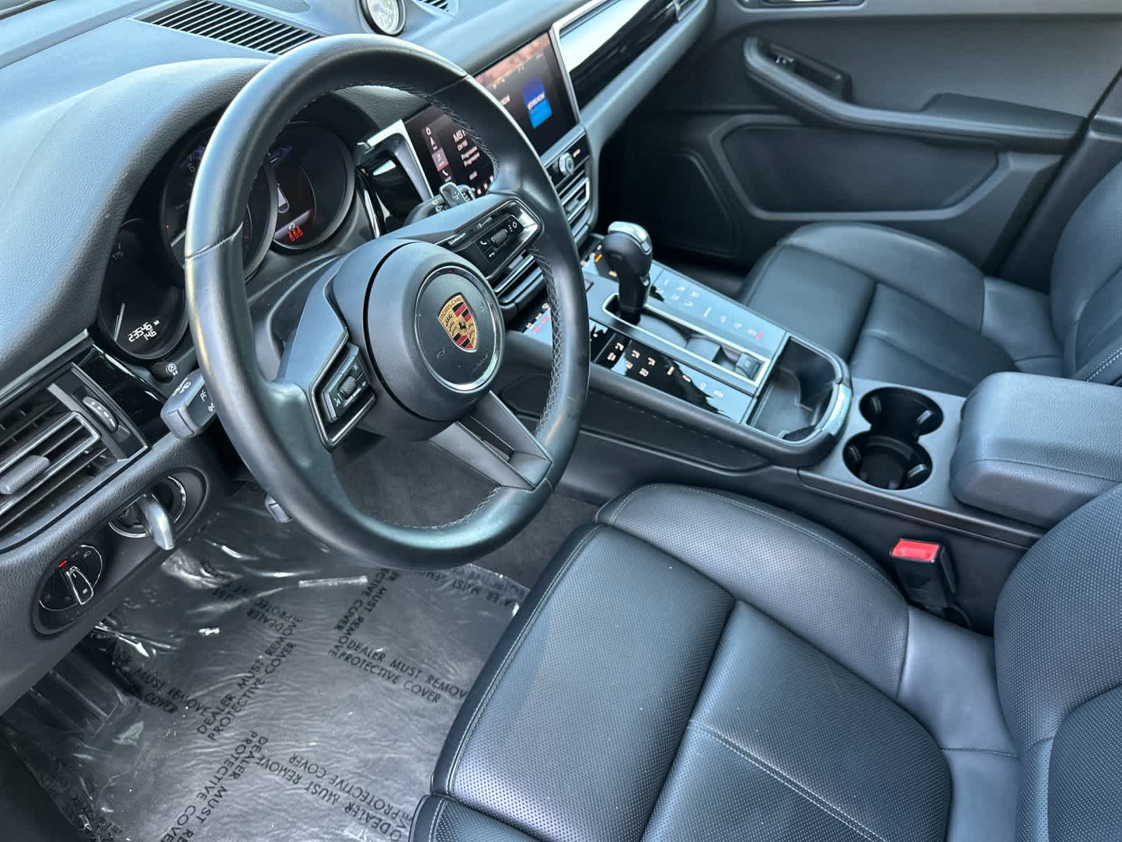 2023 Porsche Macan T