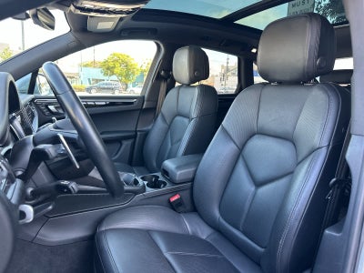 2023 Porsche Macan T