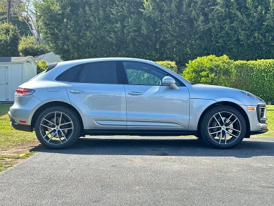 2023 Porsche Macan T