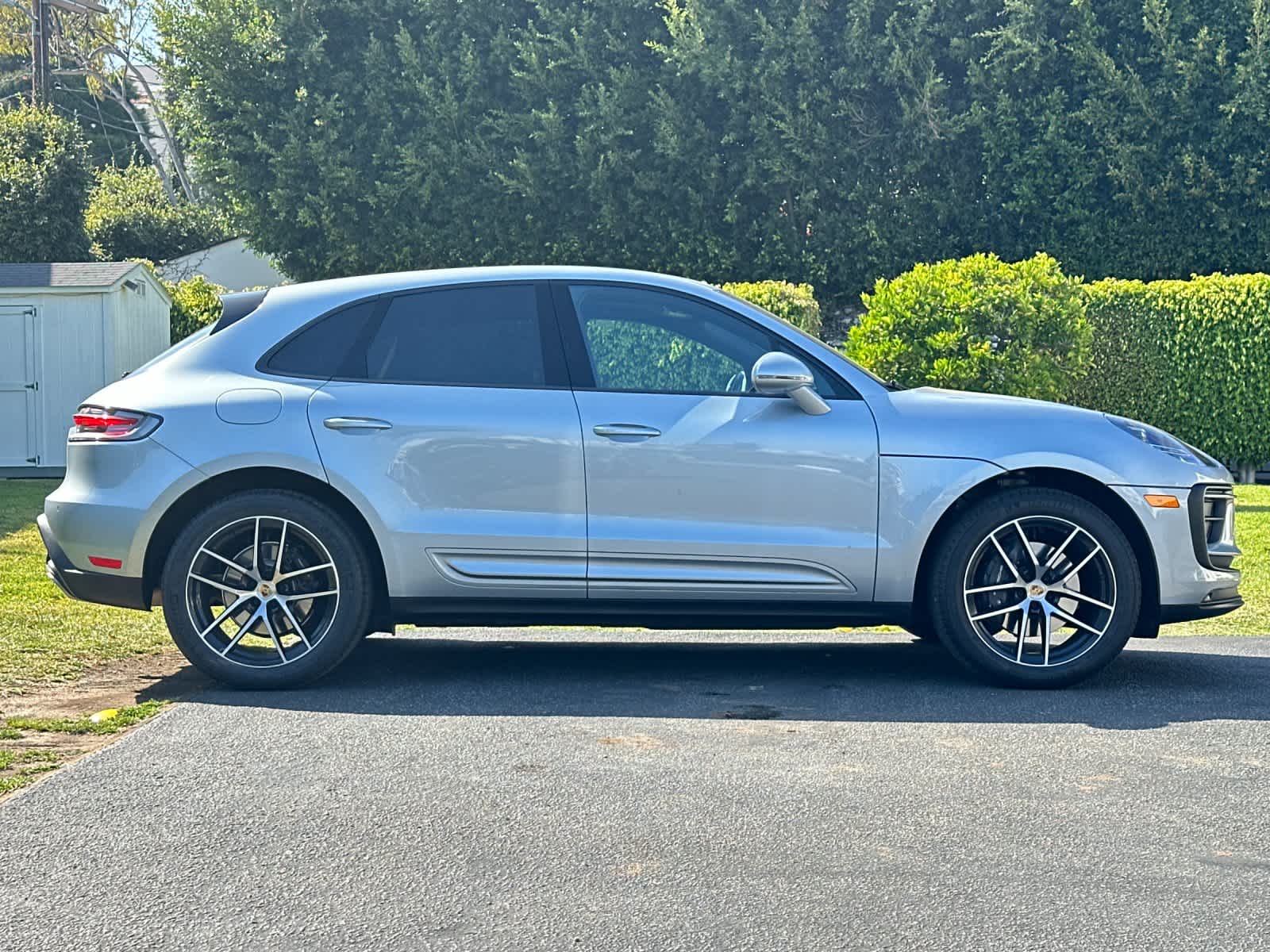 2023 Porsche Macan T