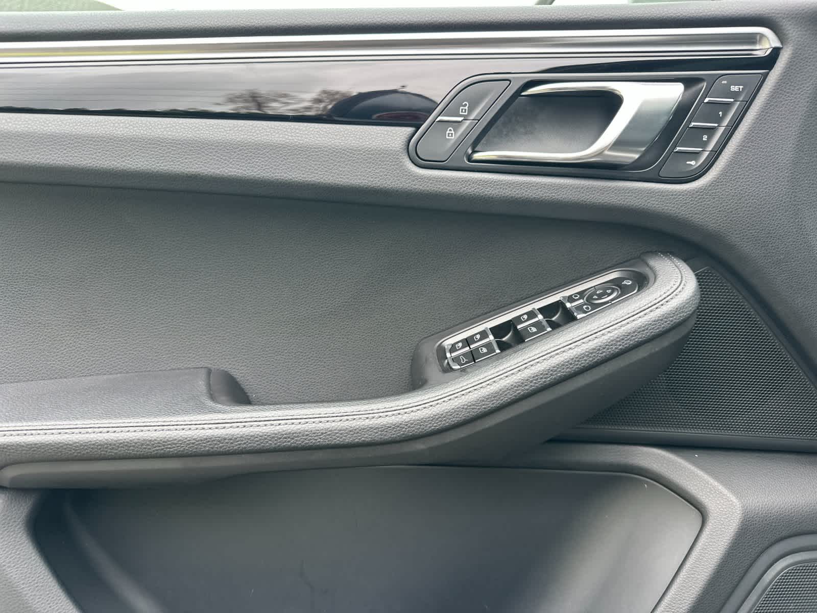2024 Porsche Macan Macan (MY24)