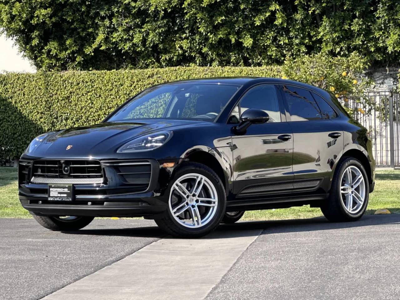 2025 Porsche Macan AWD
