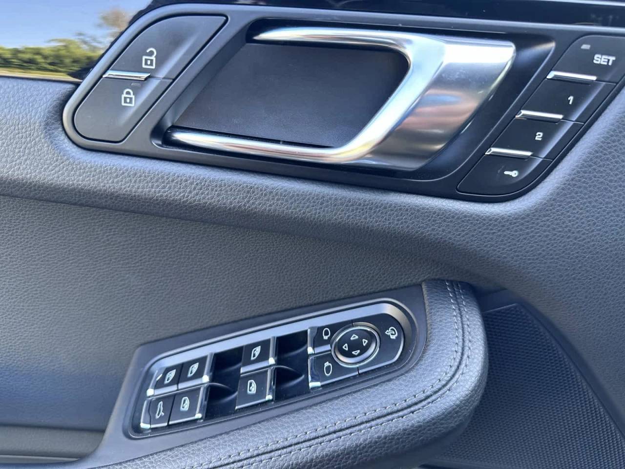 2025 Porsche Macan AWD