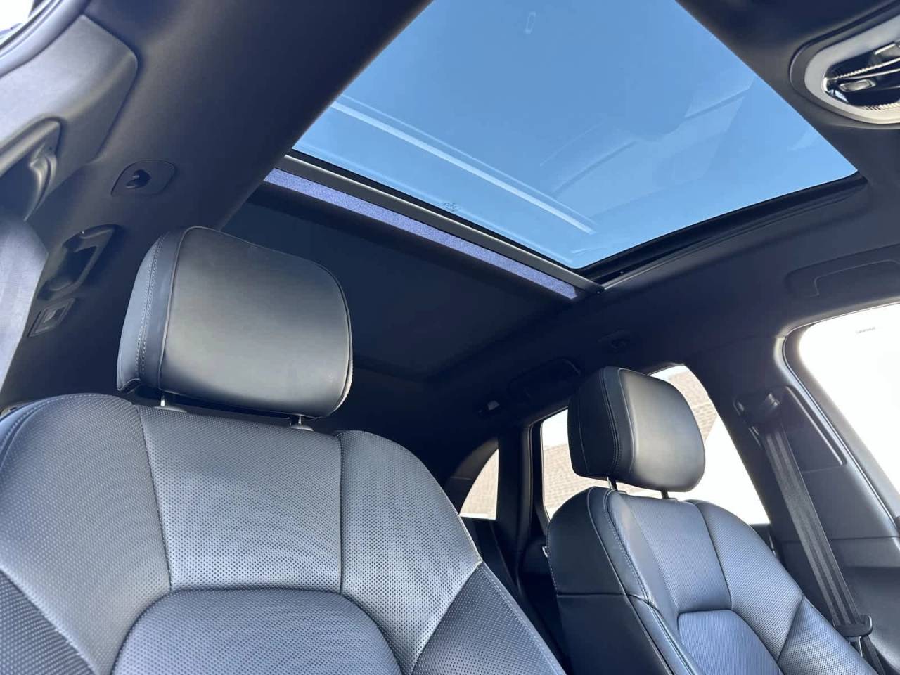 2025 Porsche Macan AWD