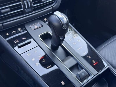 2025 Porsche Macan AWD