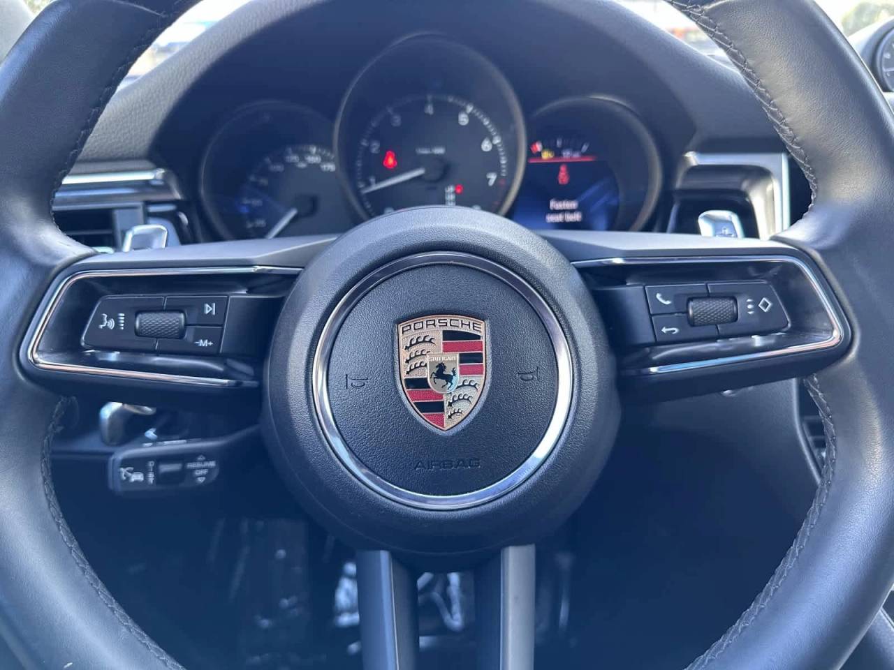 2025 Porsche Macan AWD