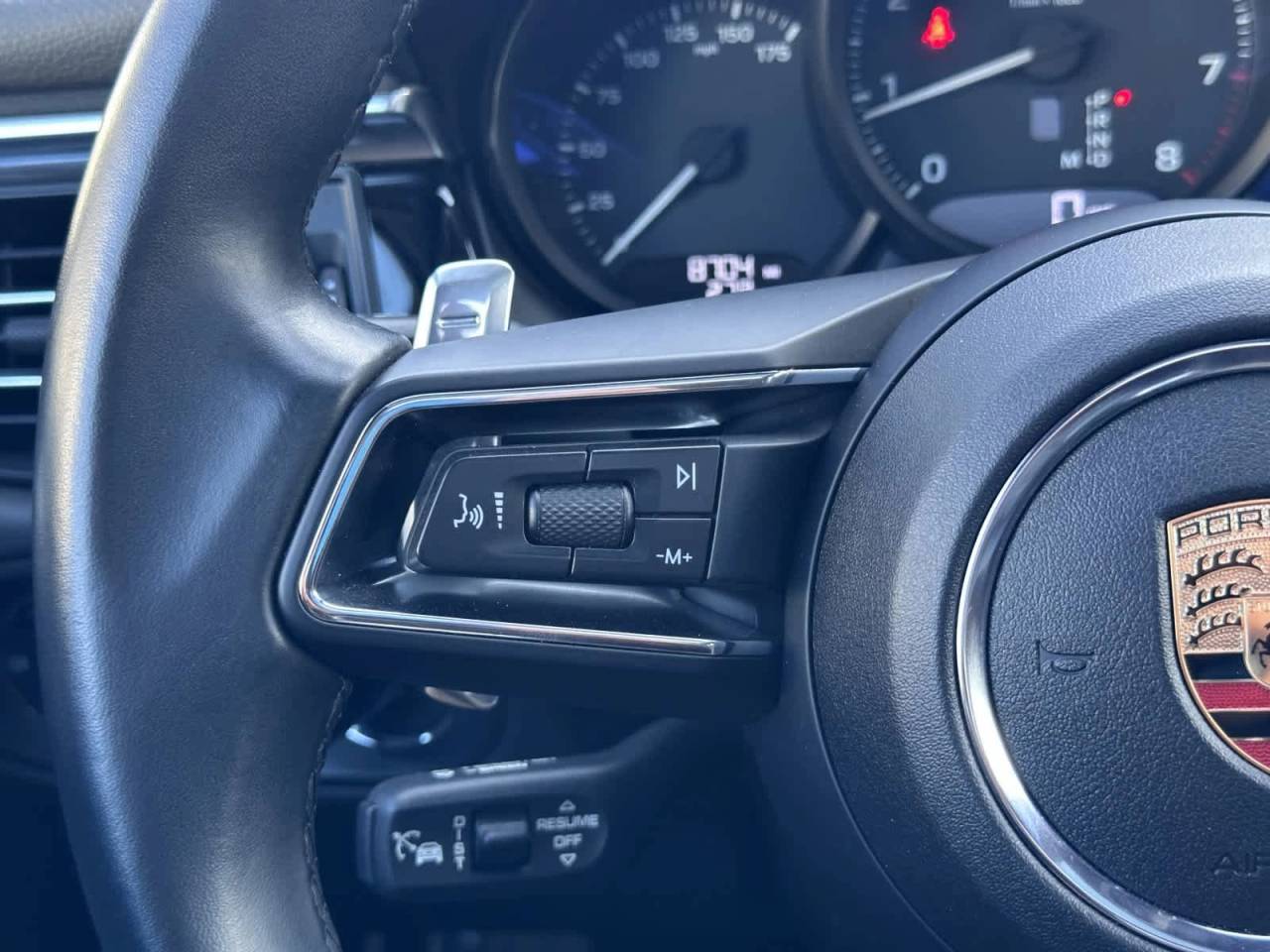 2025 Porsche Macan AWD