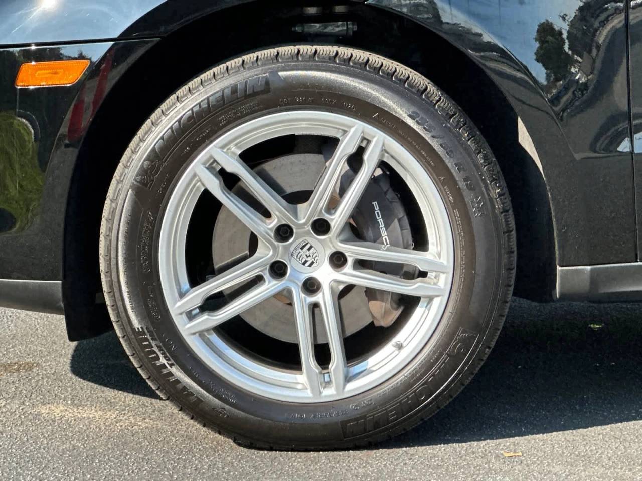 2025 Porsche Macan AWD