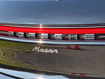 2025 Porsche Macan AWD