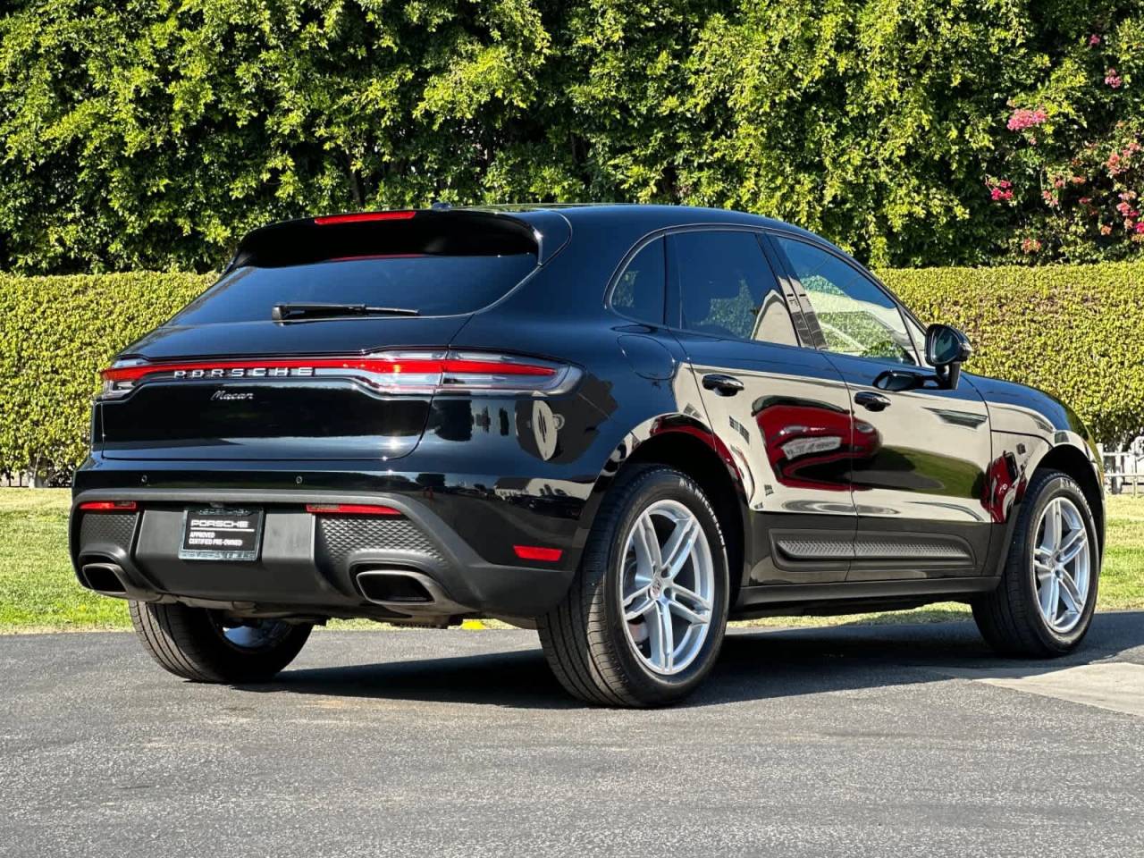 2025 Porsche Macan AWD