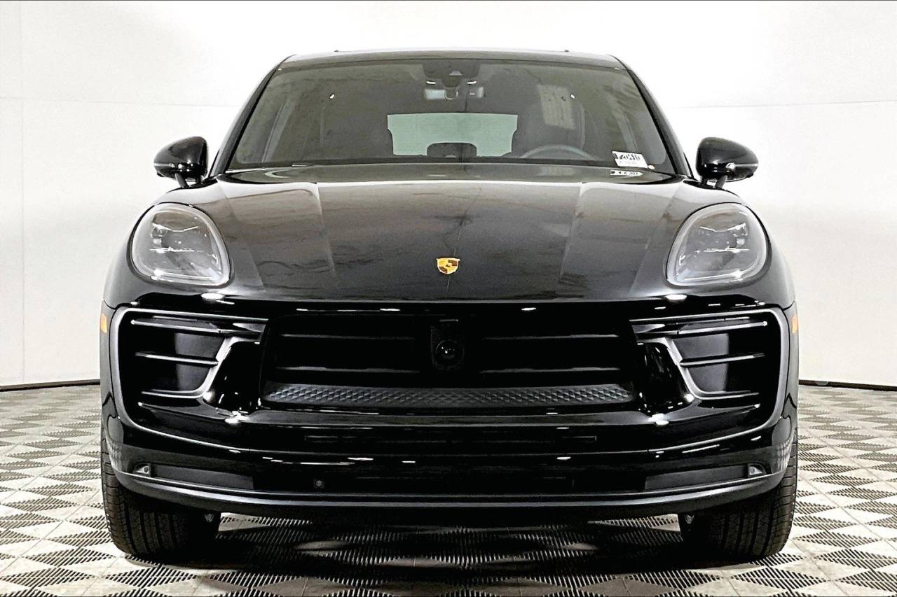 2025 Porsche Macan AWD