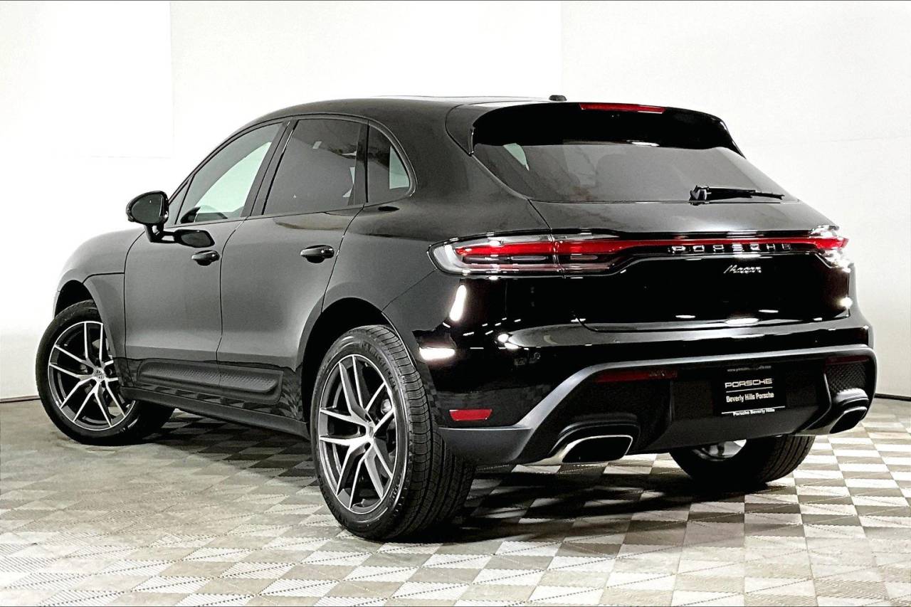 2025 Porsche Macan AWD