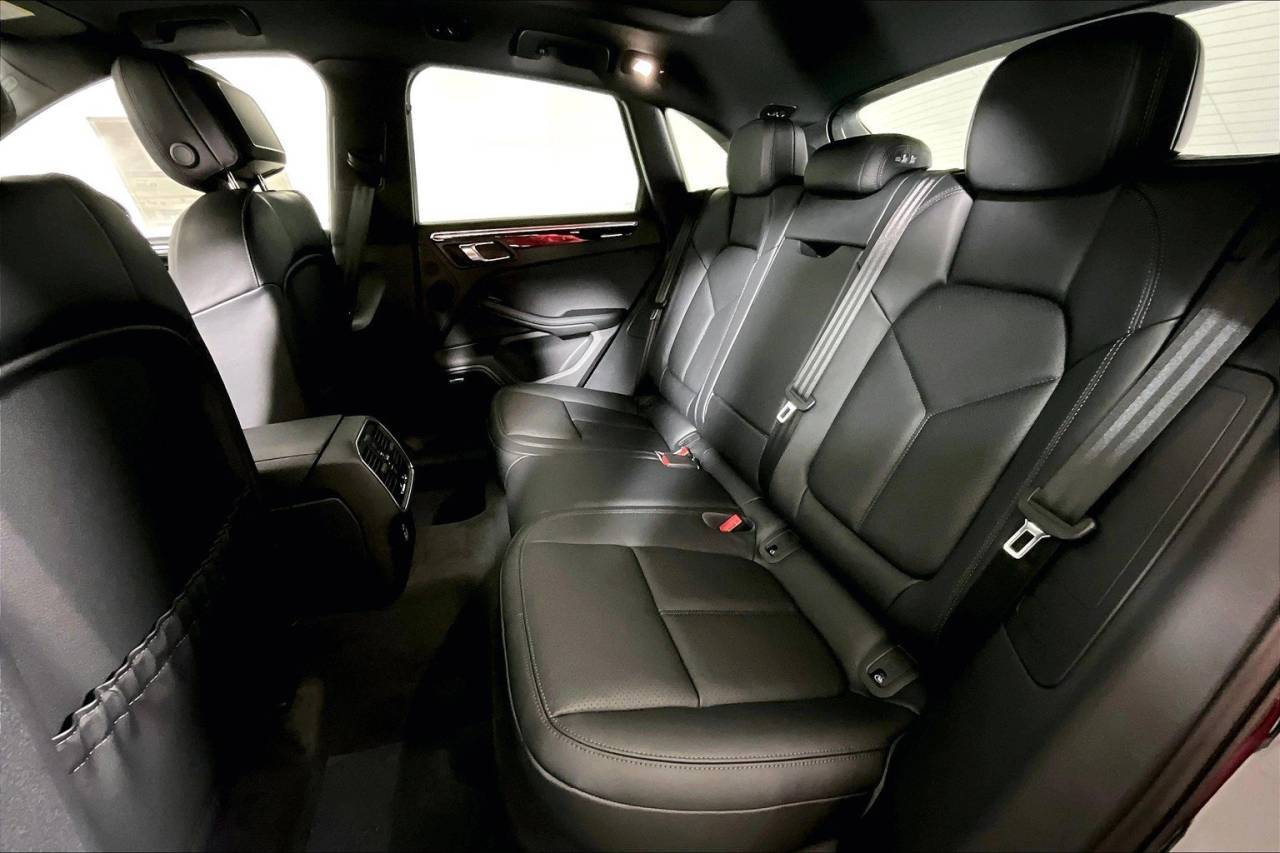 2025 Porsche Macan AWD