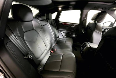 2025 Porsche Macan AWD