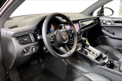 2025 Porsche Macan AWD