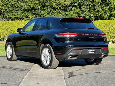 2025 Porsche Macan Base