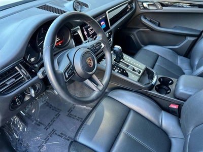 2025 Porsche Macan Base