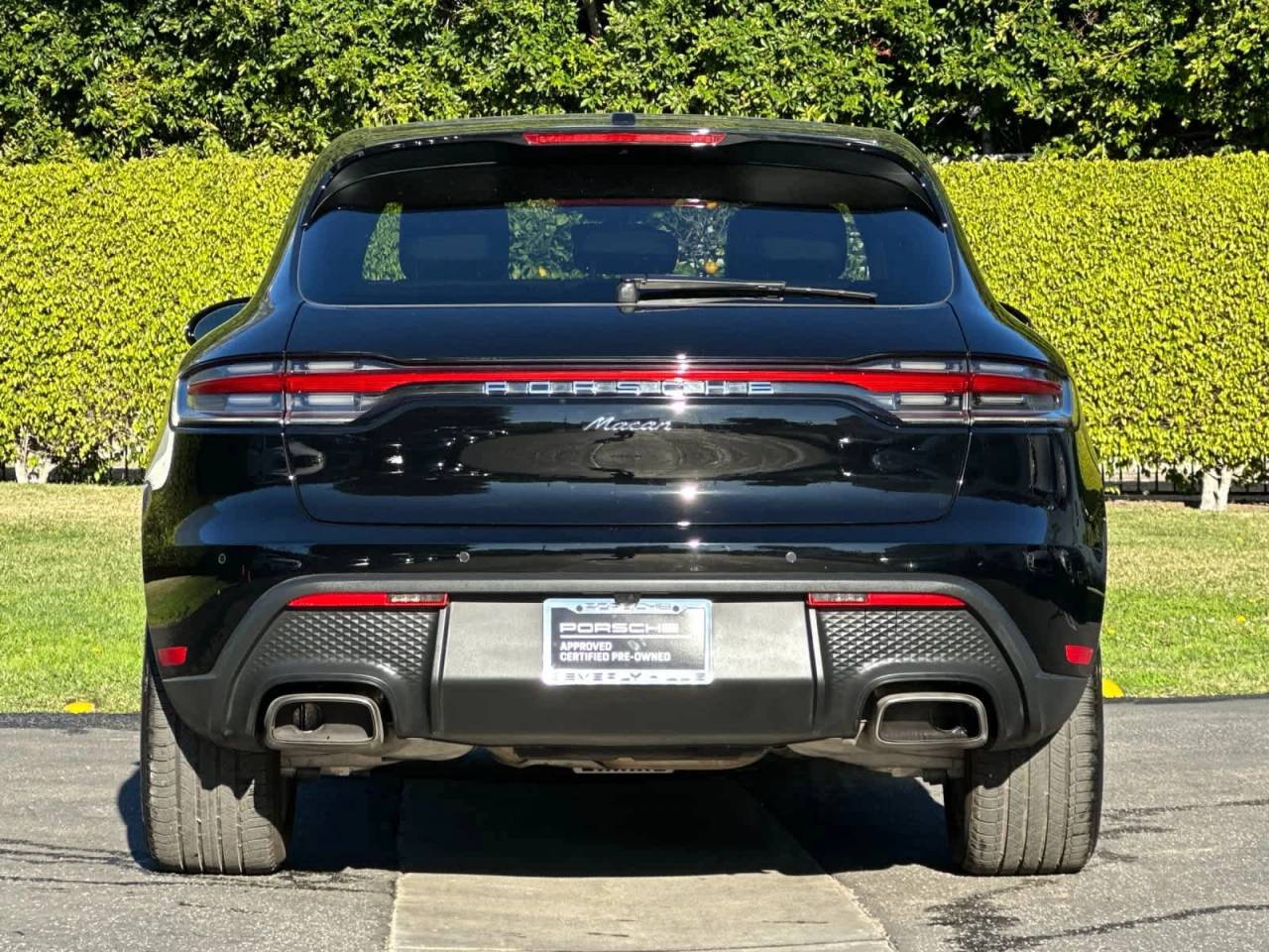 2025 Porsche Macan Base