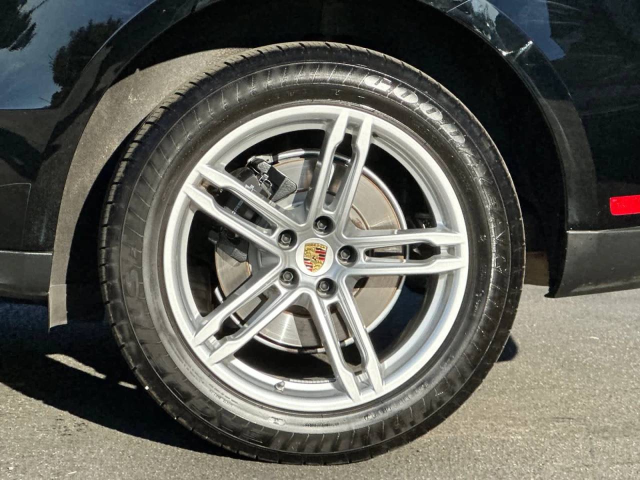 2025 Porsche Macan Base