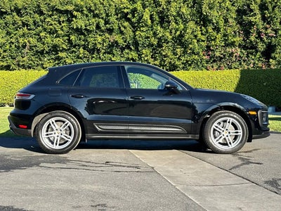 2025 Porsche Macan Base
