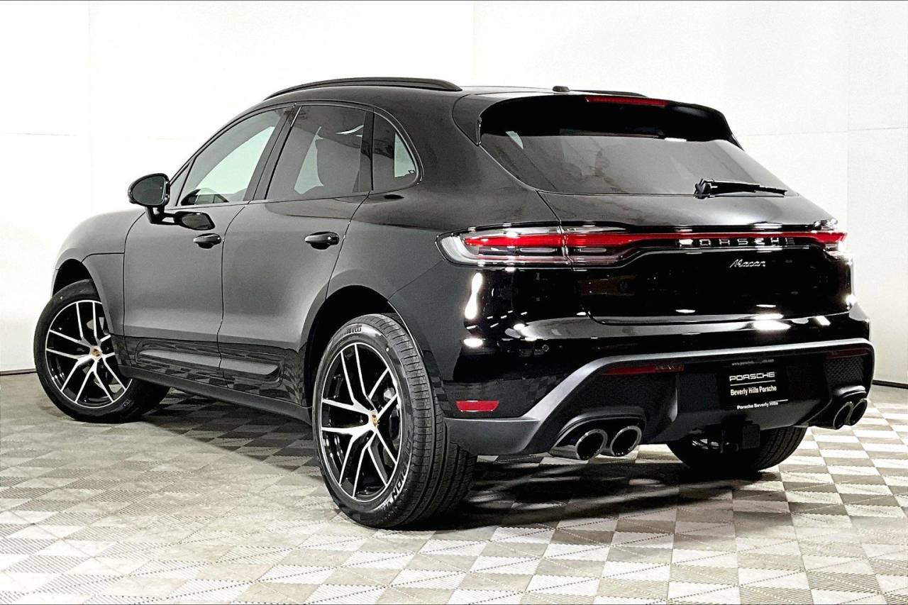 2025 Porsche Macan AWD