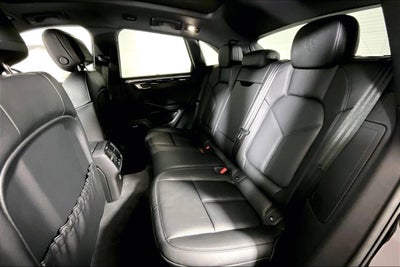 2025 Porsche Macan AWD