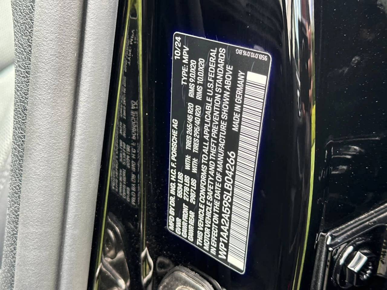 2025 Porsche Macan Base