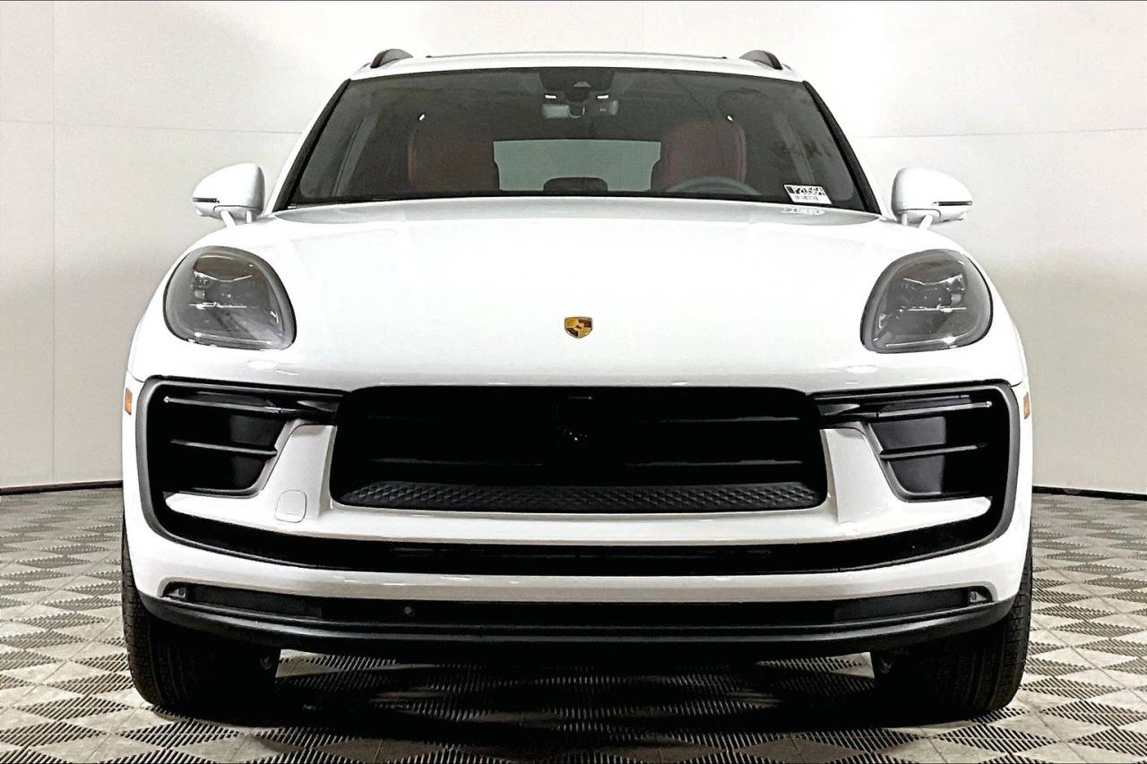 2025 Porsche Macan AWD