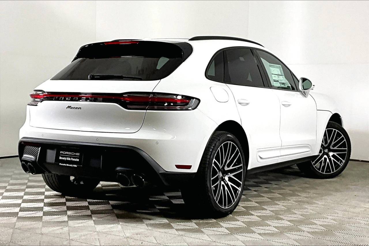 2025 Porsche Macan AWD