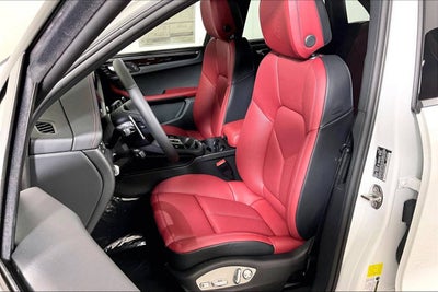 2025 Porsche Macan AWD