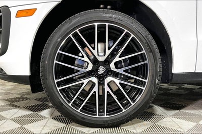 2025 Porsche Macan AWD