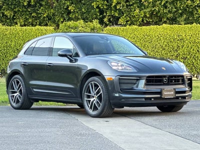 2025 Porsche Macan Base