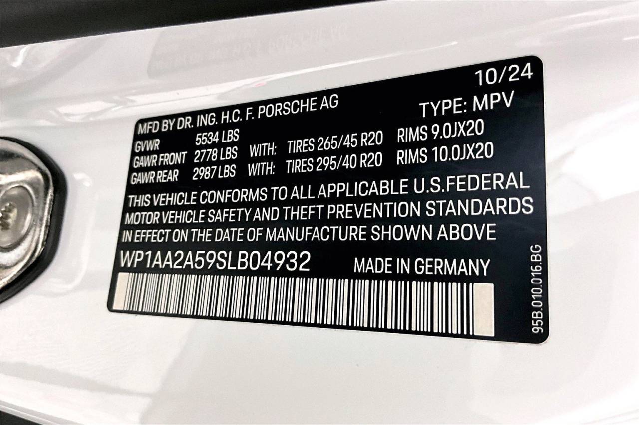 2025 Porsche Macan AWD