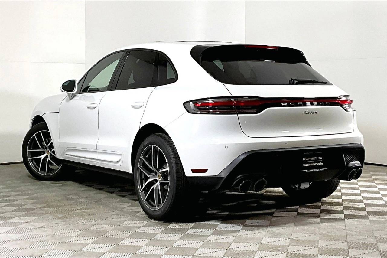 2025 Porsche Macan AWD