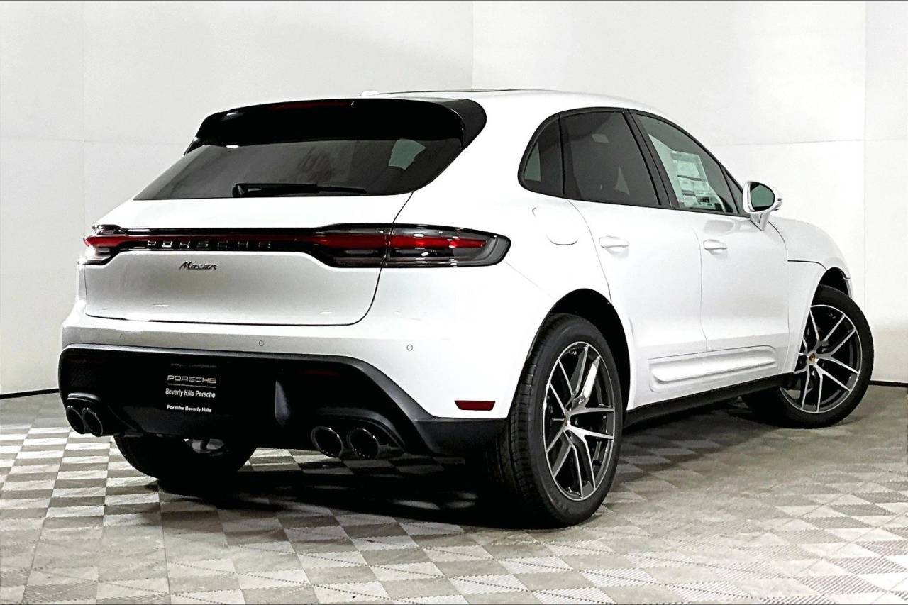 2025 Porsche Macan AWD