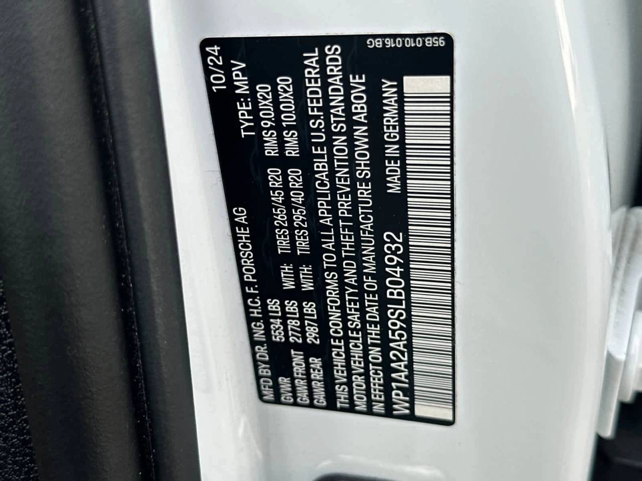 2025 Porsche Macan Base