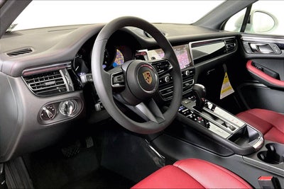 2025 Porsche Macan AWD