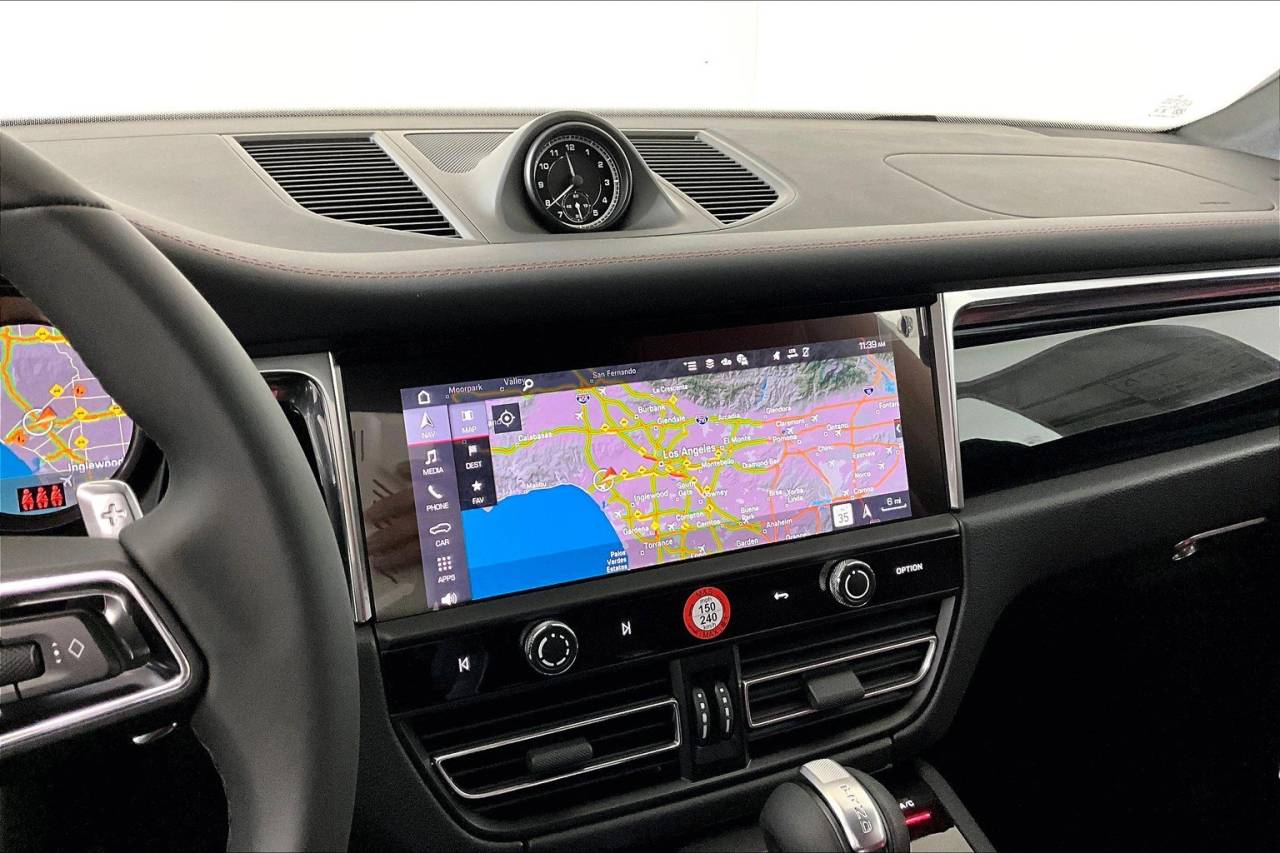 2025 Porsche Macan AWD