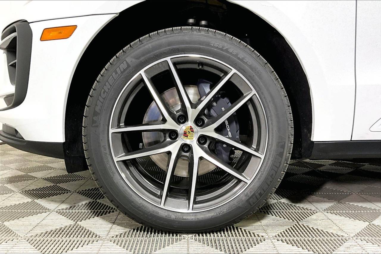 2025 Porsche Macan AWD