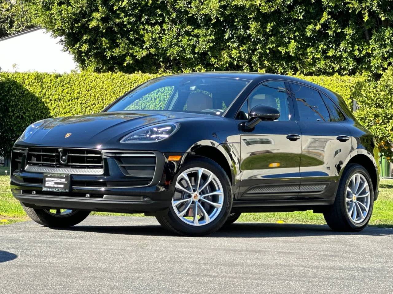 2025 Porsche Macan AWD