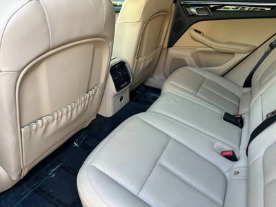 2025 Porsche Macan AWD