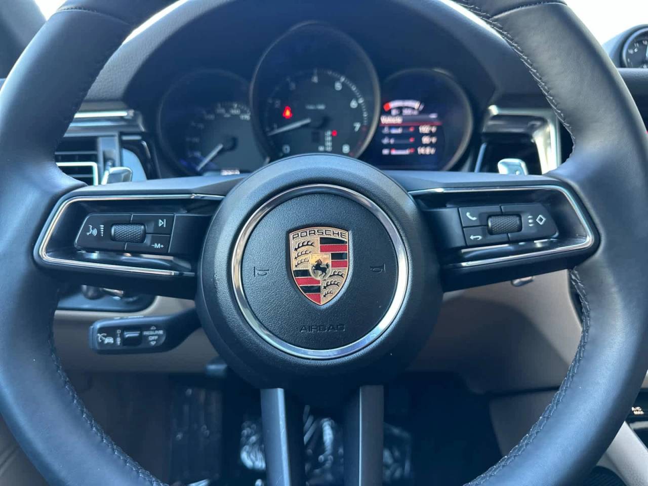 2025 Porsche Macan AWD