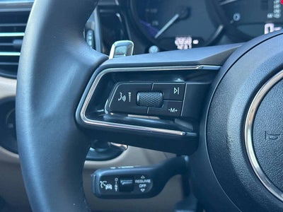 2025 Porsche Macan AWD
