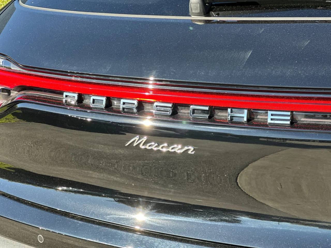 2025 Porsche Macan AWD