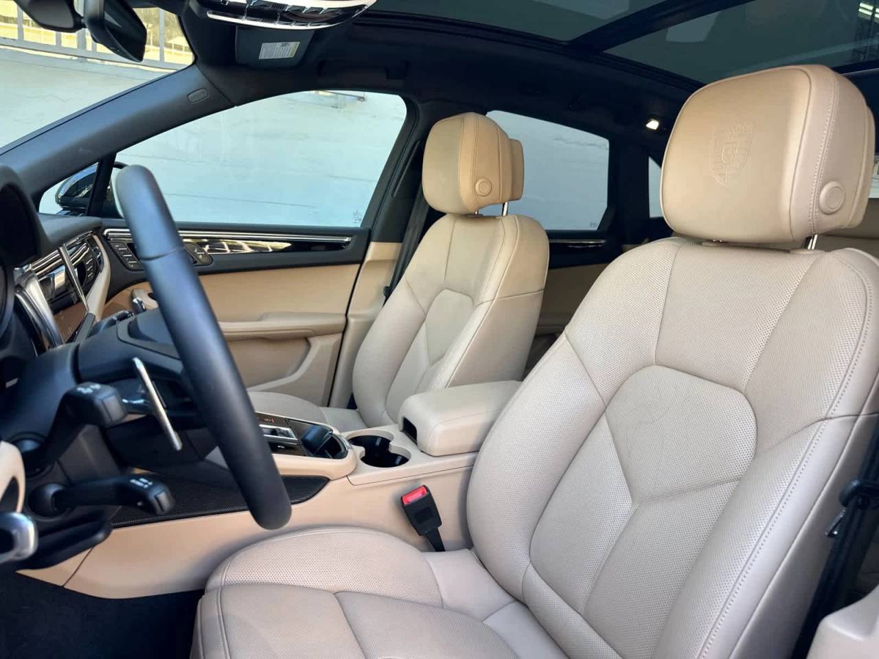 2025 Porsche Macan AWD