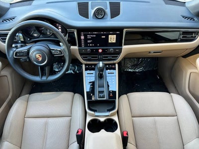 2025 Porsche Macan AWD