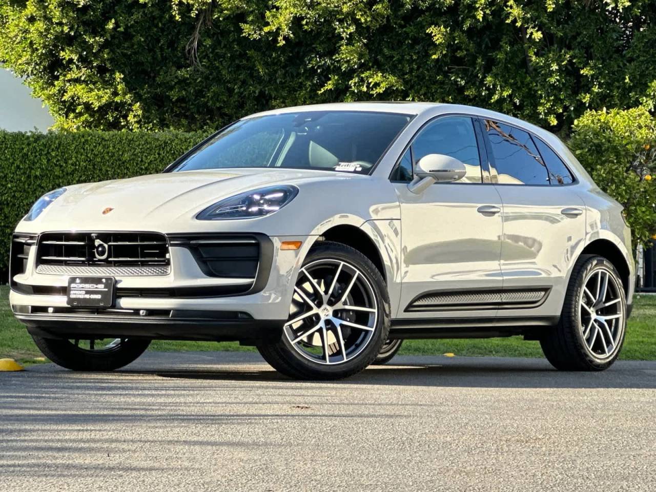 2025 Porsche Macan AWD
