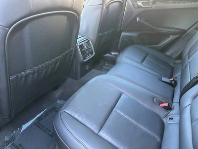 2025 Porsche Macan AWD