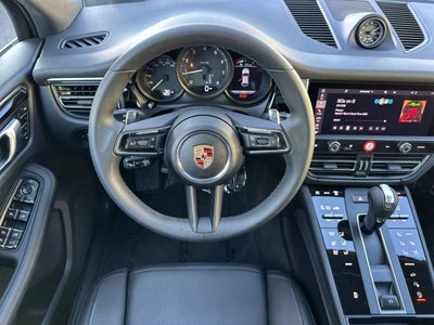 2025 Porsche Macan AWD