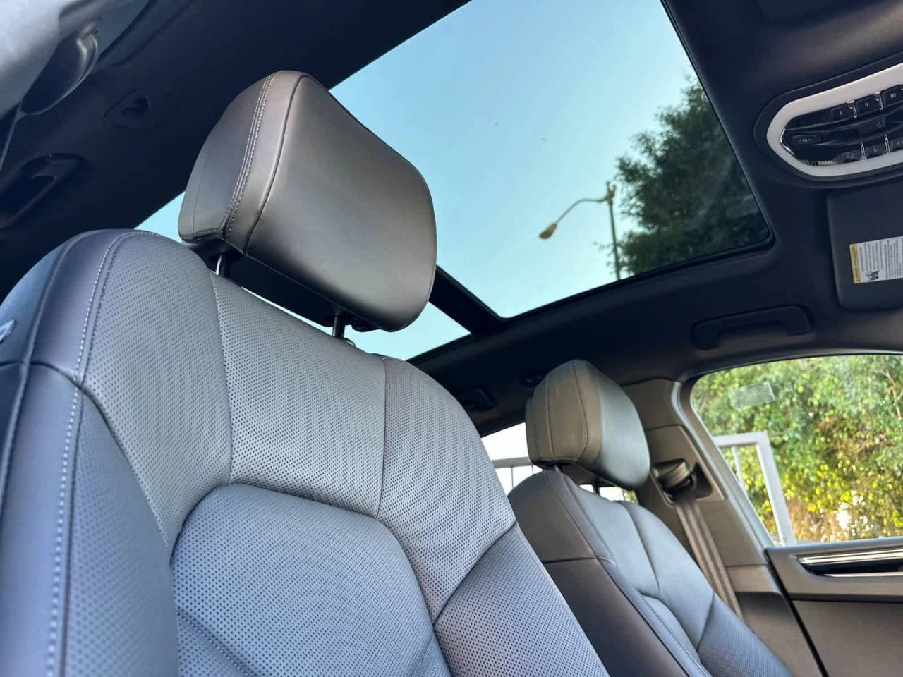 2025 Porsche Macan AWD